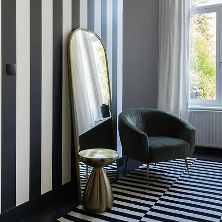 V - Petit فندق مبيت وإفطار 3*