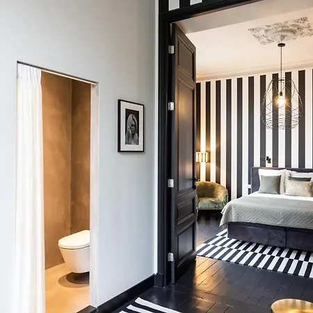 V - Petit 住宿加早餐酒店 法尔肯堡