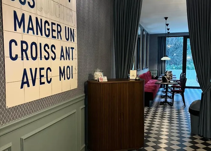 V - Petit 3* 法尔肯堡