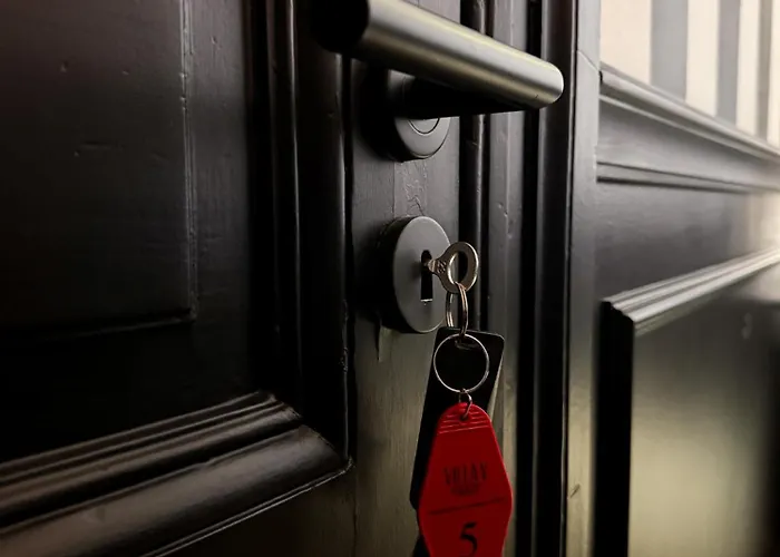 V - Petit 3* 法尔肯堡