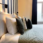 Bed and Breakfast V - Petit 3*