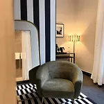 V - Petit 法尔肯堡