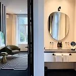 V - Petit Bed and Breakfast 3*