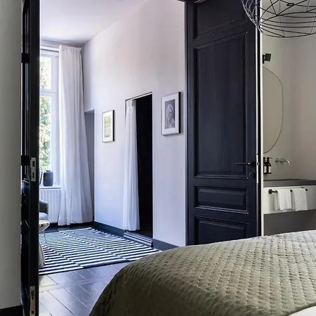 V - Petit Frühstückspension