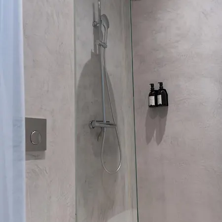 V - Petit Frühstückspension 3*