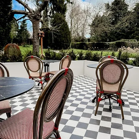 V - Petit Frühstückspension 3*