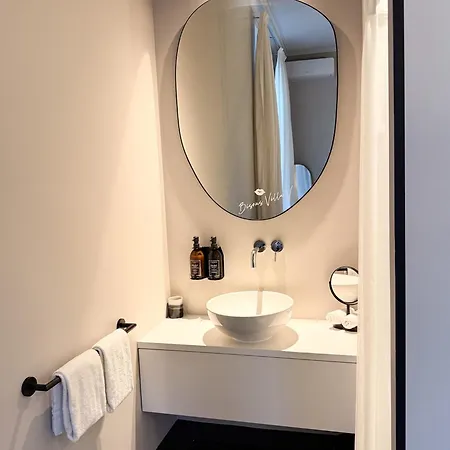 V - Petit Nocleg ze śniadaniem