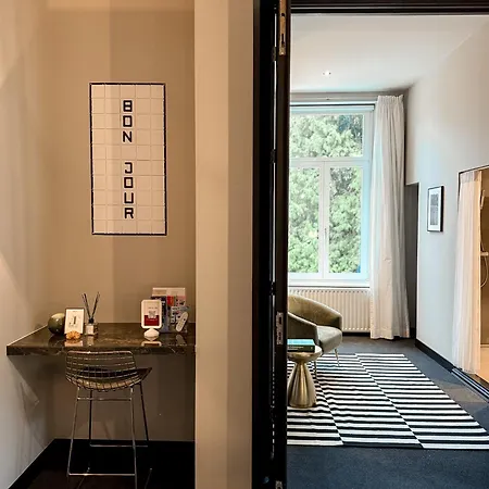 V - Petit Nocleg ze śniadaniem