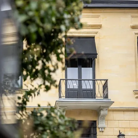 V - Petit Bed & Breakfast