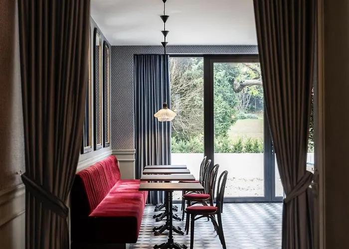 V - Petit Bed & Breakfast