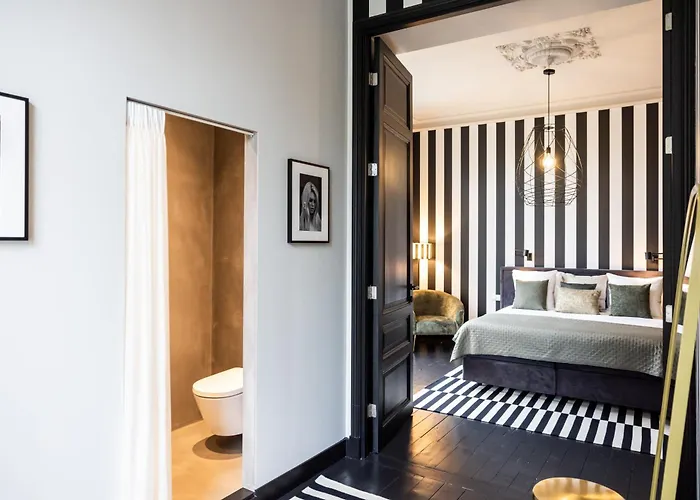 V - Petit Готель типу 