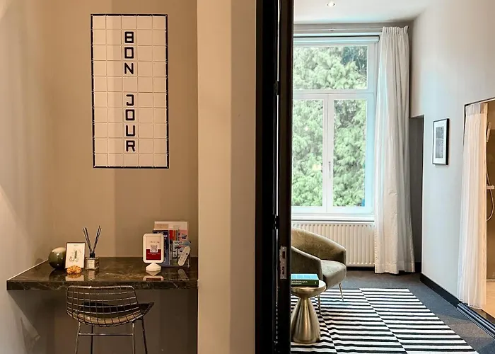 V - Petit Bed & Breakfast