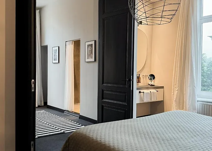 V - Petit Готель типу 