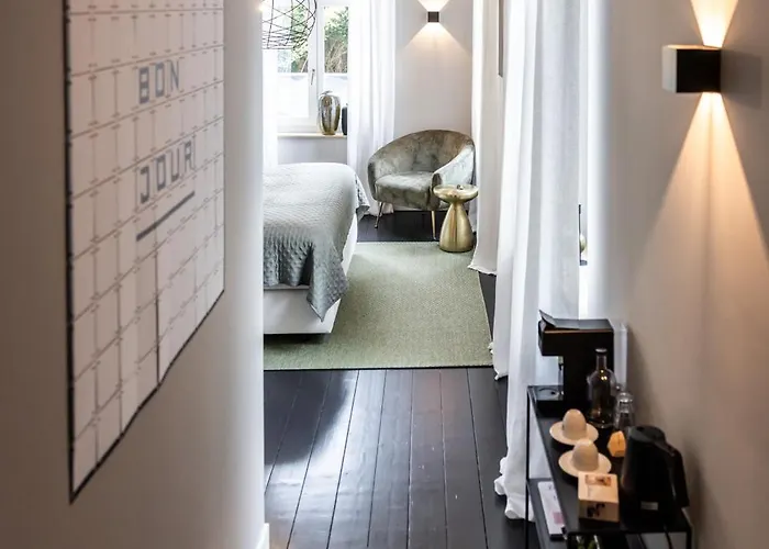 V - Petit Bed & Breakfast 3*