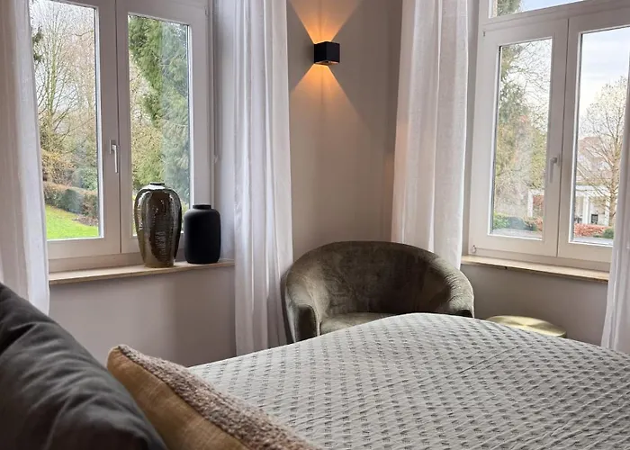 V - Petit Готель типу 