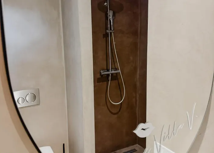 V - Petit Готель типу 